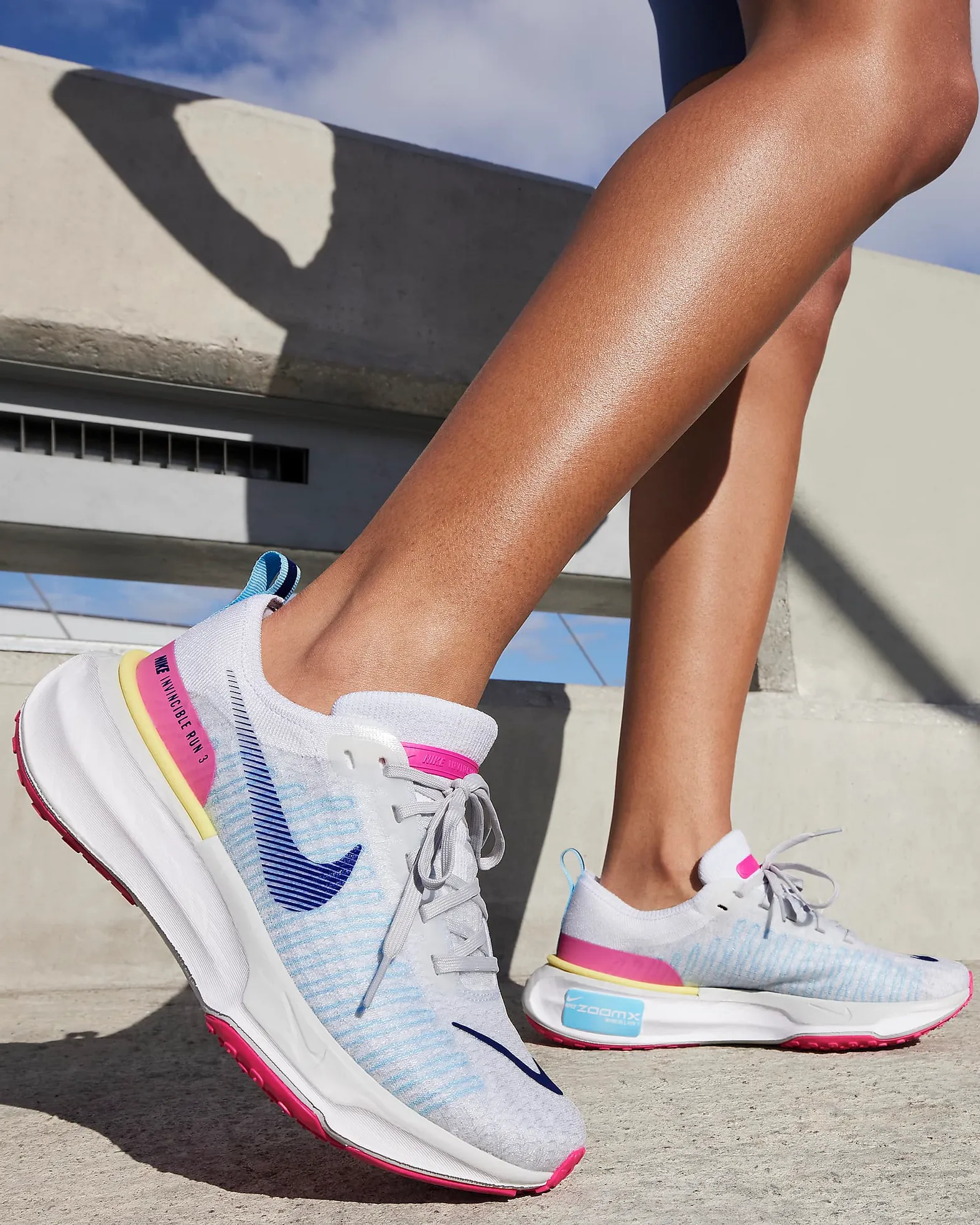 Nike Women's Invincible 3 WHITE/PHOTON DUST-PLATINUM TINT-WHITE